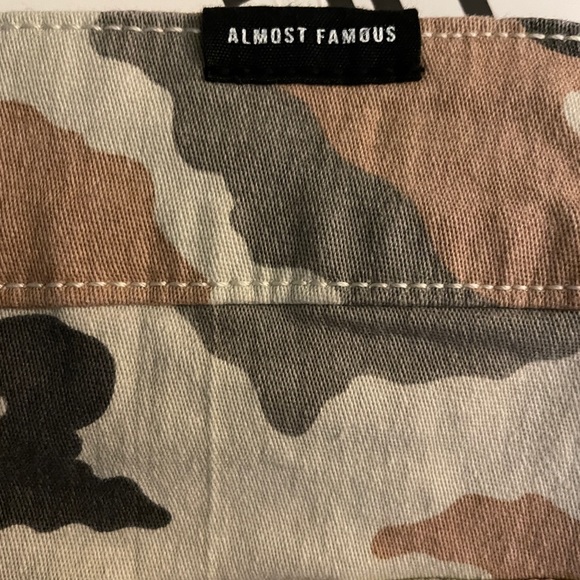 Almost Famous Womenβs A-Line Mini Skirt Size 3 NWT - Picture 8 of 10